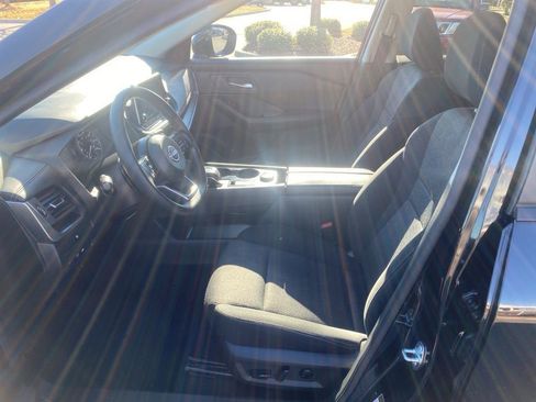 Used 2024 Nissan Rogue SV image 14