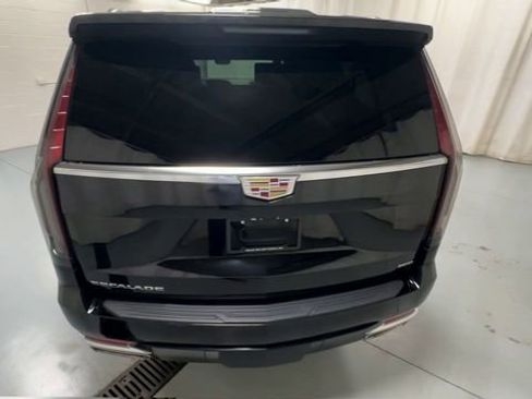 Used 2023 Cadillac Escalade ESV Premium Luxury Platinum image 7