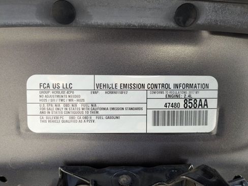 Used 2017 Jeep Cherokee Limited FWD image 26