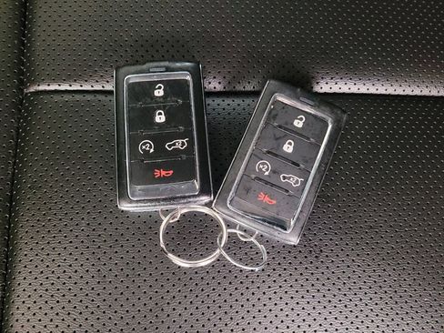 Used 2023 Jeep Grand Cherokee 4WD 4xe w/ Luxury Tech Group II image 32