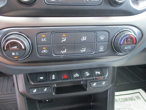 Used 2021 Chevrolet Colorado Z71 image 27