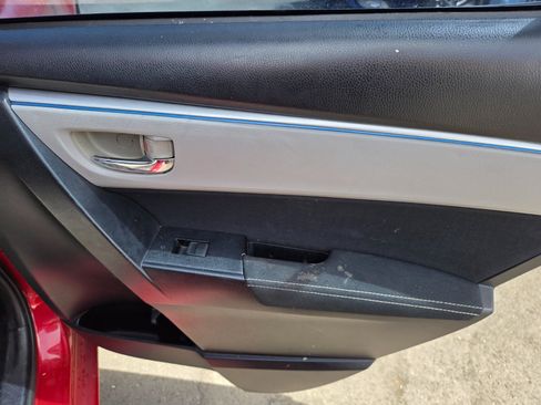 Used 2016 Toyota Corolla LE FWD image 11
