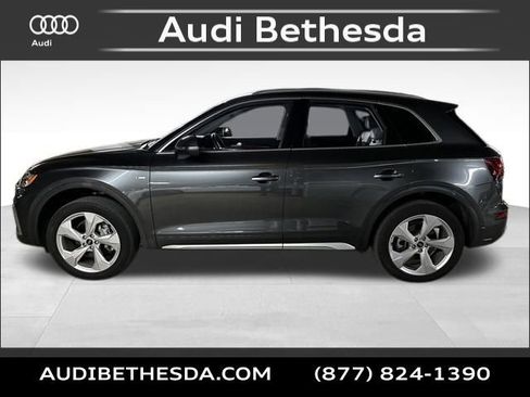 Used 2023 Audi Q5 2.0T Prestige w/ Prestige Package image 3