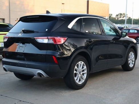 Used 2020 Ford Escape SE image 5