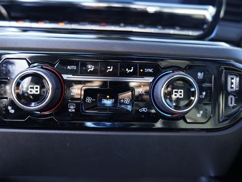 Used 2025 Chevrolet Silverado 1500 ZR2 w/ Technology Package image 22