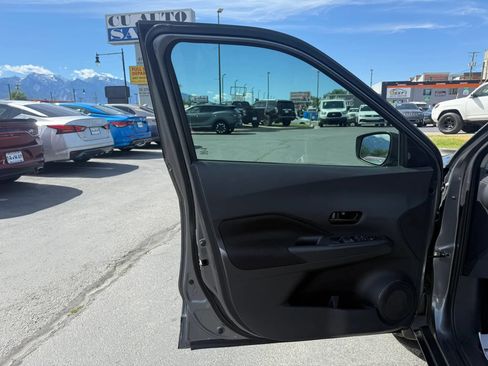 Used 2021 Nissan Kicks S FWD image 19