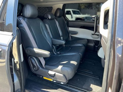 Used 2024 Kia Carnival SX Prestige FWD image 29