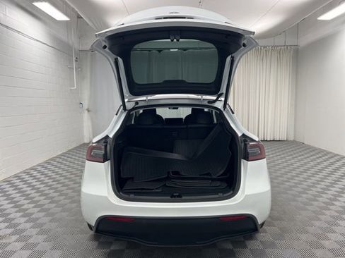 Used 2023 Tesla Model Y Long Range image 9