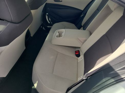 Used 2022 Toyota Corolla LE image 10