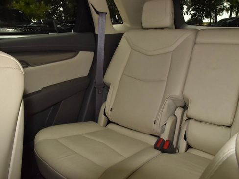 Used 2019 Cadillac XT5 Luxury FWD image 19