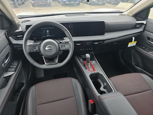 New 2026 Nissan Kicks SR FWD image 4
