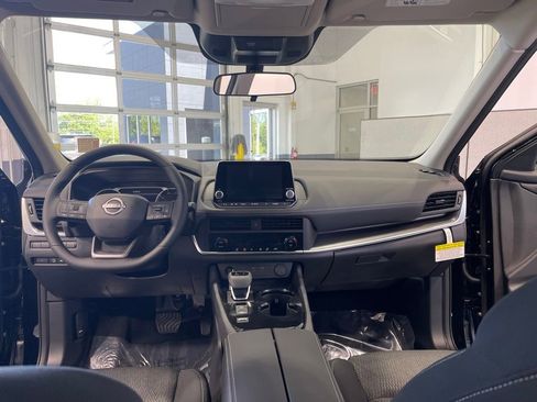 New 2026 Nissan Rogue SV FWD image 9