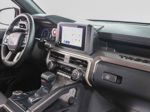Used 2025 Toyota Tacoma TRD Off-Road AWD/4WD image 26