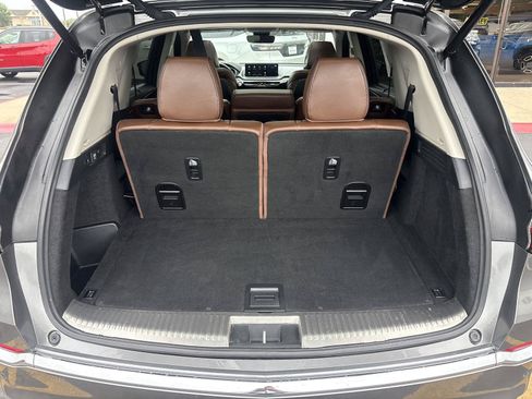 Used 2023 Acura MDX SH-AWD w/ Advance Package image 11