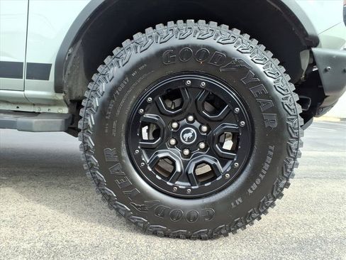 Certified 2021 Ford Bronco Wildtrak AWD/4WD image 11
