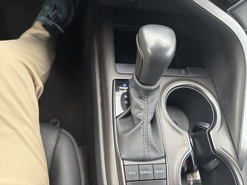 Used 2023 Toyota Camry SE image 24