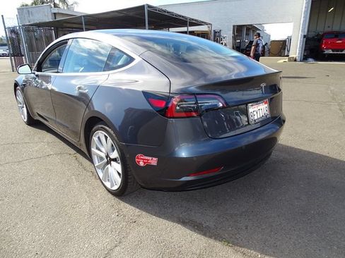 Used 2018 Tesla Model 3 Long Range RWD image 4