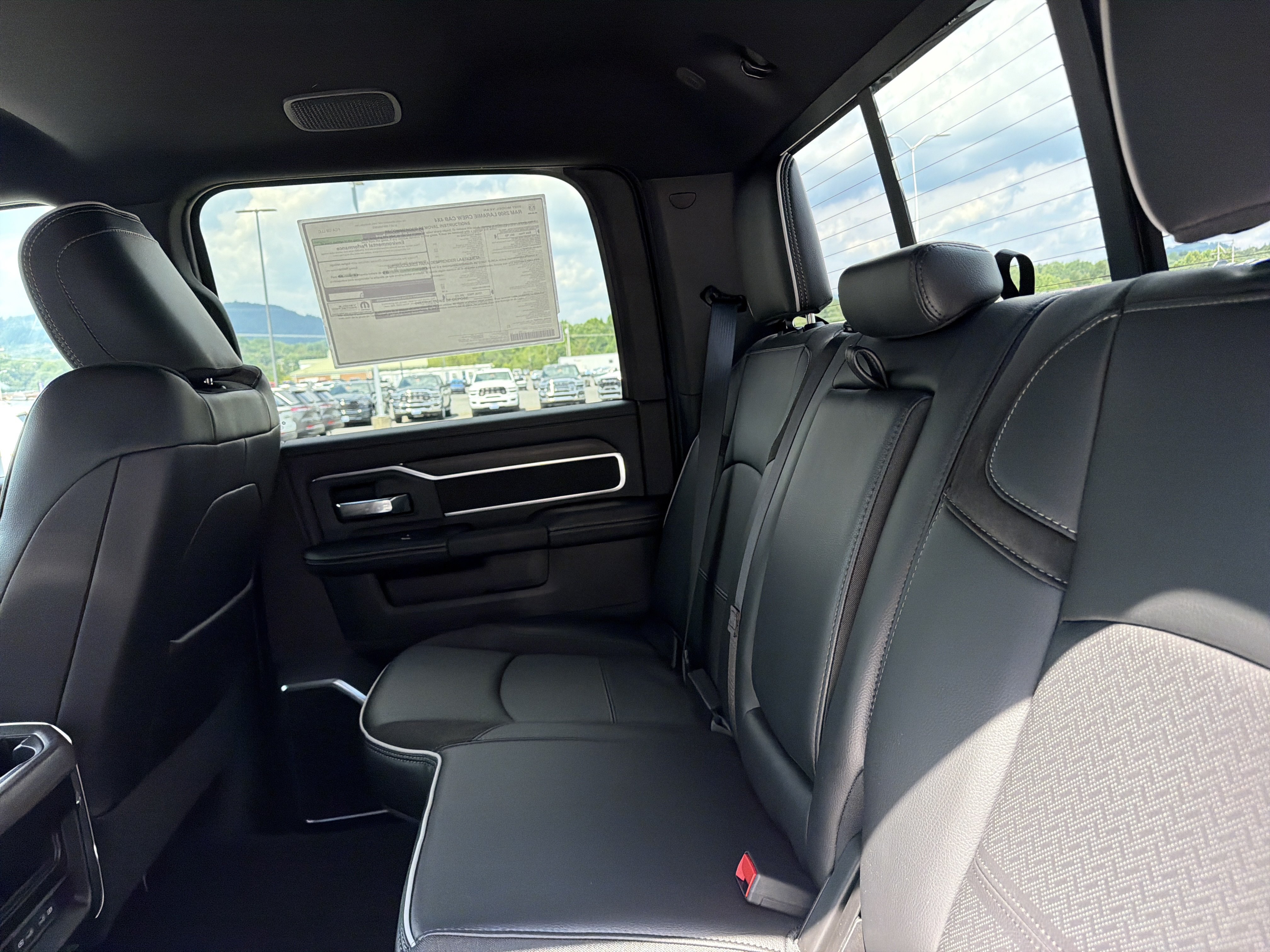 New 2027 RAM 2500 Laramie AWD/4WD image 14