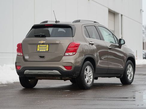 Used 2020 Chevrolet Trax LT w/ LT Convenience Package image 3