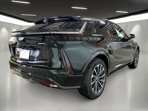 New 2026 Cadillac Lyriq Sport image 8