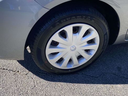 Used 2012 Nissan Versa SV w/ Convenience Pkg image 5