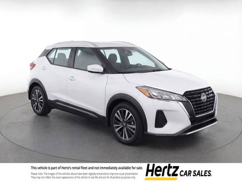 Used 2024 Nissan Kicks SV image 1