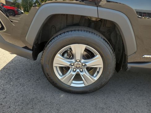 Certified 2025 Toyota RAV4 LE AWD/4WD image 11