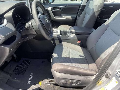 Used 2025 Toyota RAV4 XLE w/ Convenience Package FWD image 13