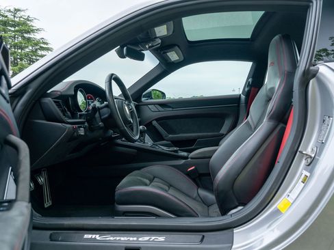 Certified 2022 Porsche 911 Carrera GTS RWD image 24