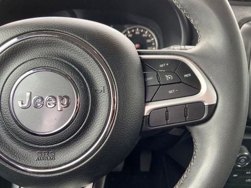 Used 2019 Jeep Renegade Latitude image 21
