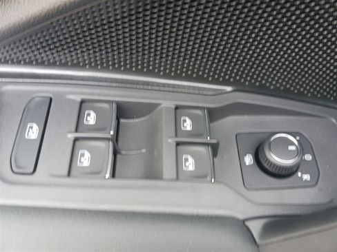 New 2025 Volkswagen Tiguan SE R-Line image 14