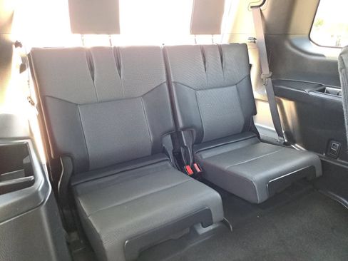 Used 2025 Lexus GX 550 w/ Cold Area Package AWD/4WD image 12