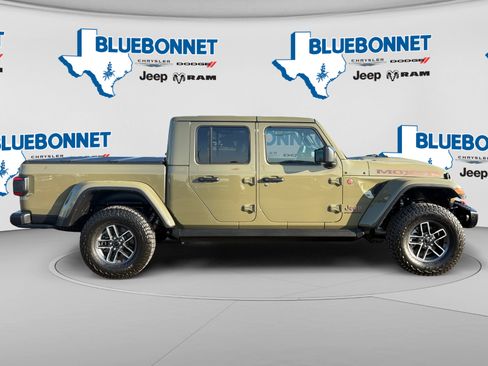 Used 2025 Jeep Gladiator Mojave AWD/4WD image 4