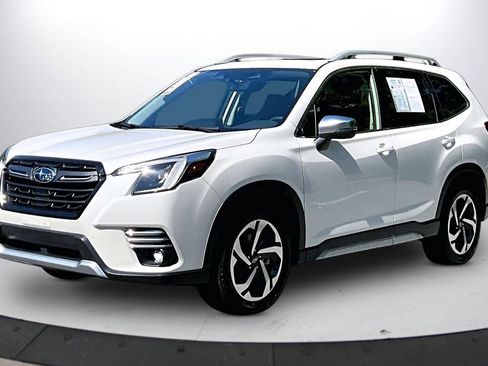 Used 2022 Subaru Forester Touring AWD/4WD image 4