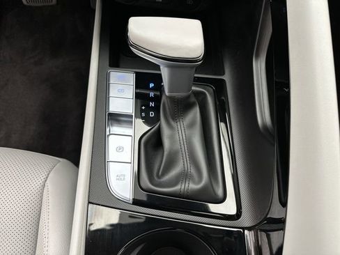 Certified 2025 Hyundai Elantra Limited image 20
