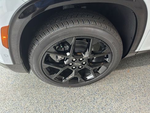 New 2026 Chevrolet Traverse RS w/ LPO, Floor Liner Package image 9