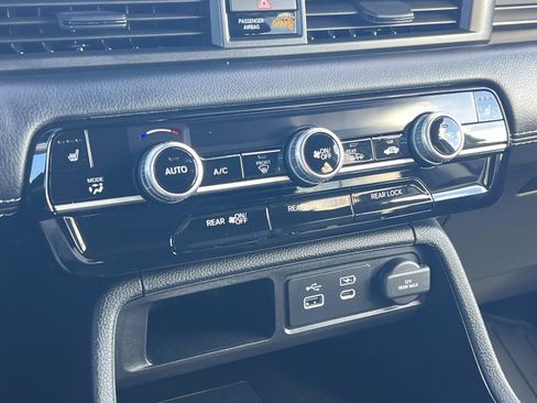 Used 2025 Honda Pilot EX-L image 15