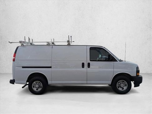 Used 2020 Chevrolet Express 3500 w/ Driver Convenience Package image 4