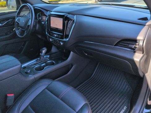 Certified 2022 Chevrolet Traverse RS image 30