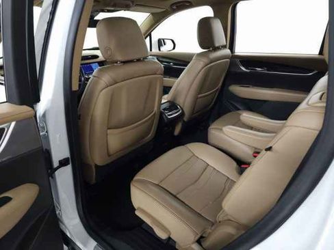 Used 2021 Cadillac XT6 Sport w/ Platinum Package image 40