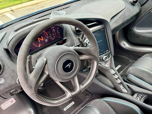 Used 2022 McLaren 720S Spider RWD image 18