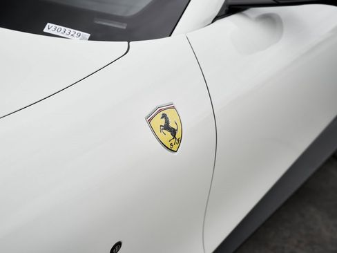 Used 2024 Ferrari Roma Spider image 7