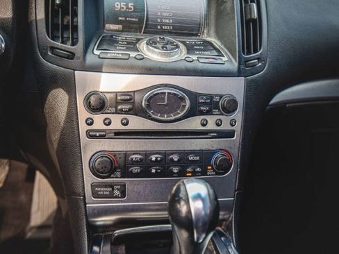 Used 2011 INFINITI G25 x w/ Moonroof Pkg AWD/4WD image 12