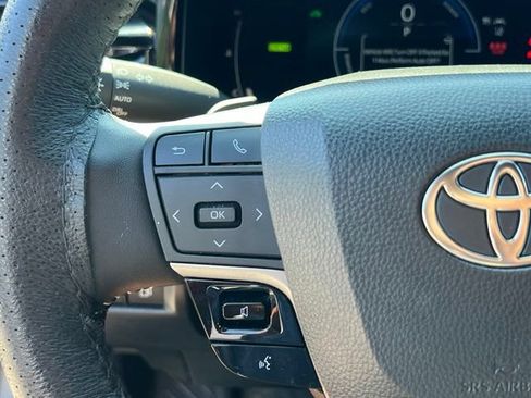 Used 2025 Toyota Camry SE w/ Convenience Package AWD/4WD image 19