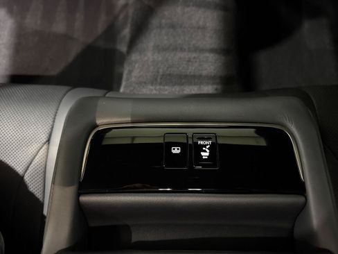 Used 2018 Lexus LS 500 w/ Accessory Package (Z1) RWD image 71
