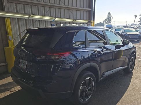 Used 2025 Nissan Rogue SV AWD/4WD image 4