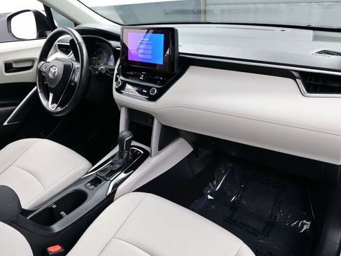 Used 2023 Toyota Corolla Cross LE image 14