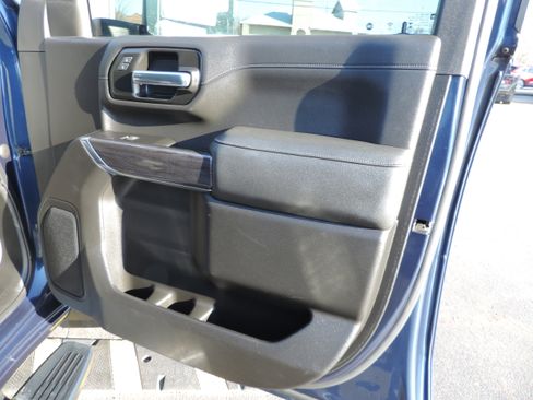 Used 2022 Chevrolet Silverado 2500 LTZ w/ LTZ Plus Package image 16