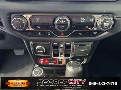 New 2025 Jeep Gladiator Mojave image 24