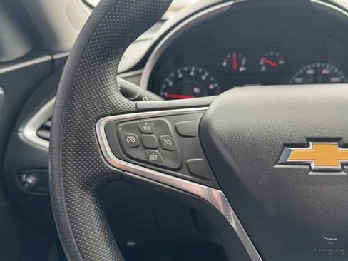Used 2022 Chevrolet Malibu LT image 25